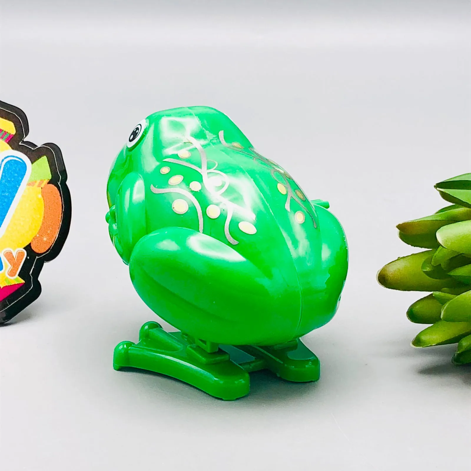 1Pc Wind-up Cute Jumping Frog