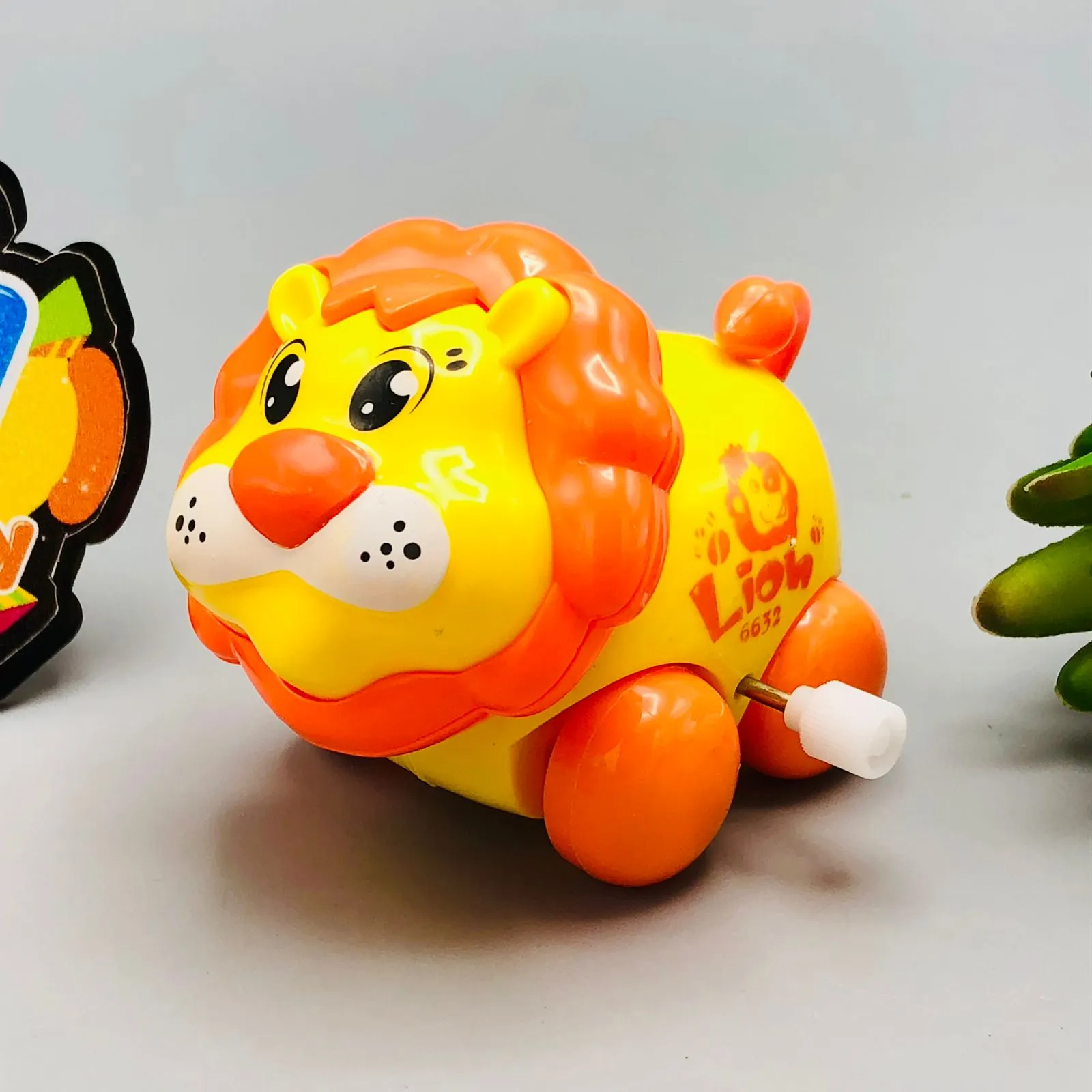 1Pc Wind-up Cute Little Lion Toy