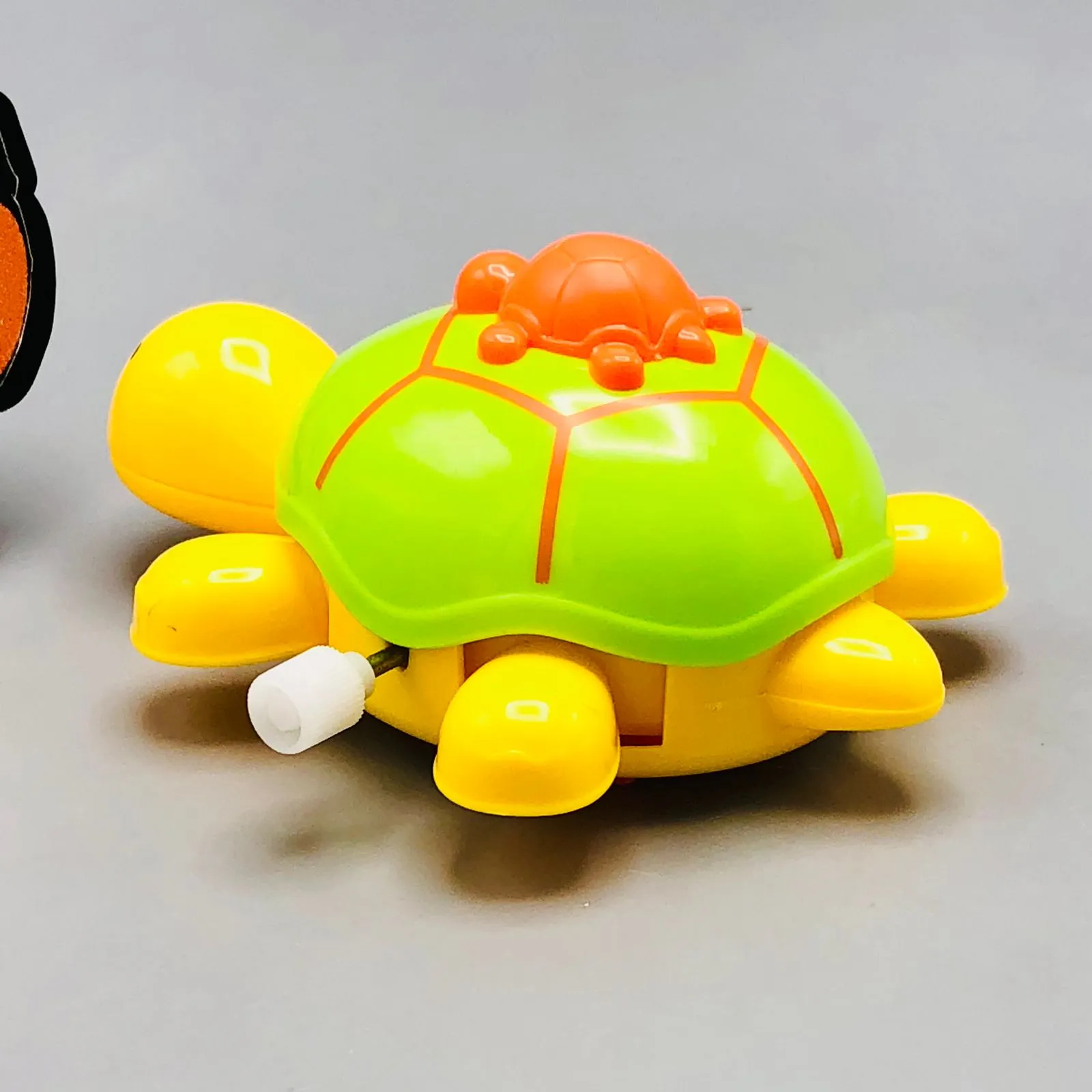1Pc Wind-up Little Turtle Toy