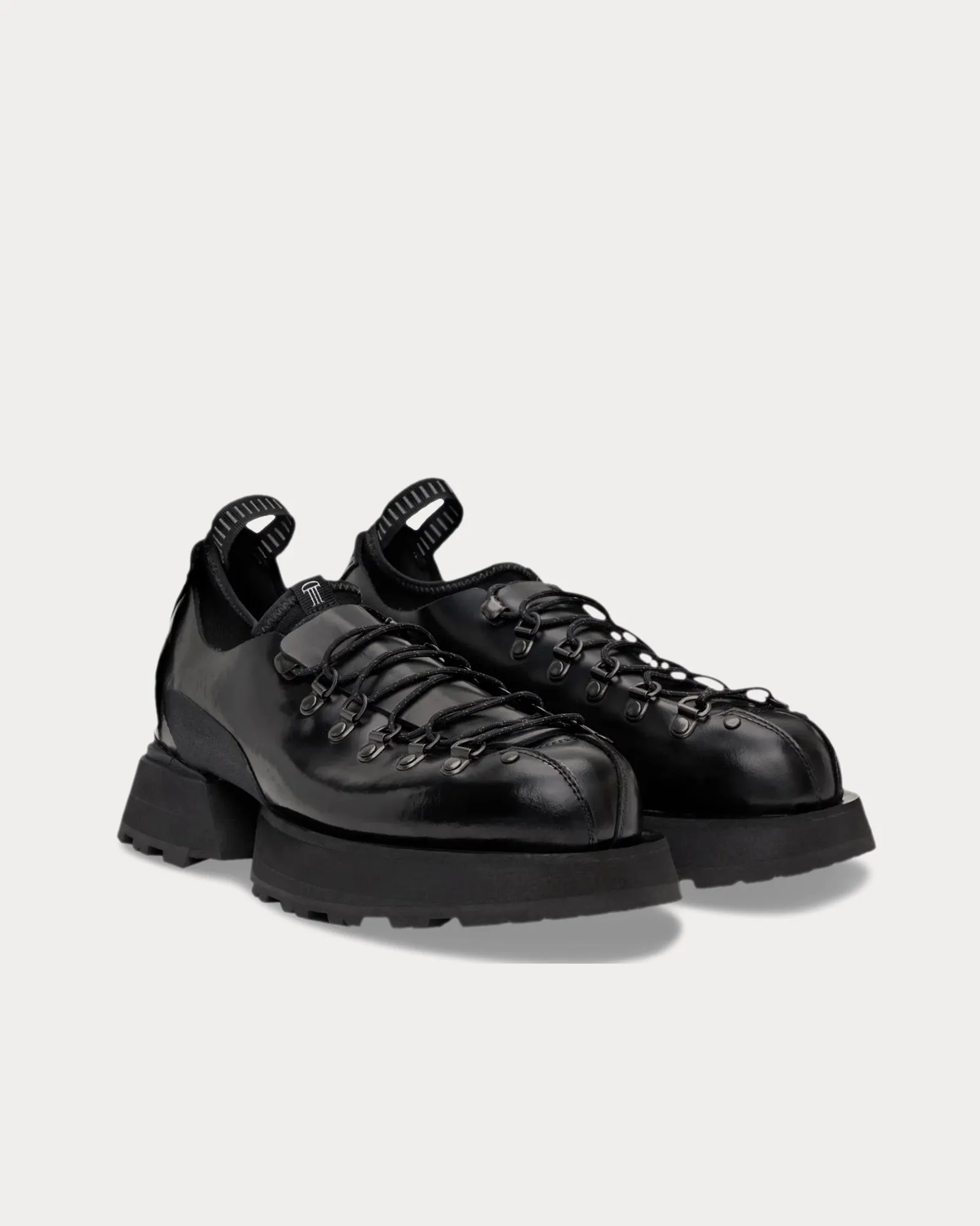 Buteo Black Low Top Sneakers