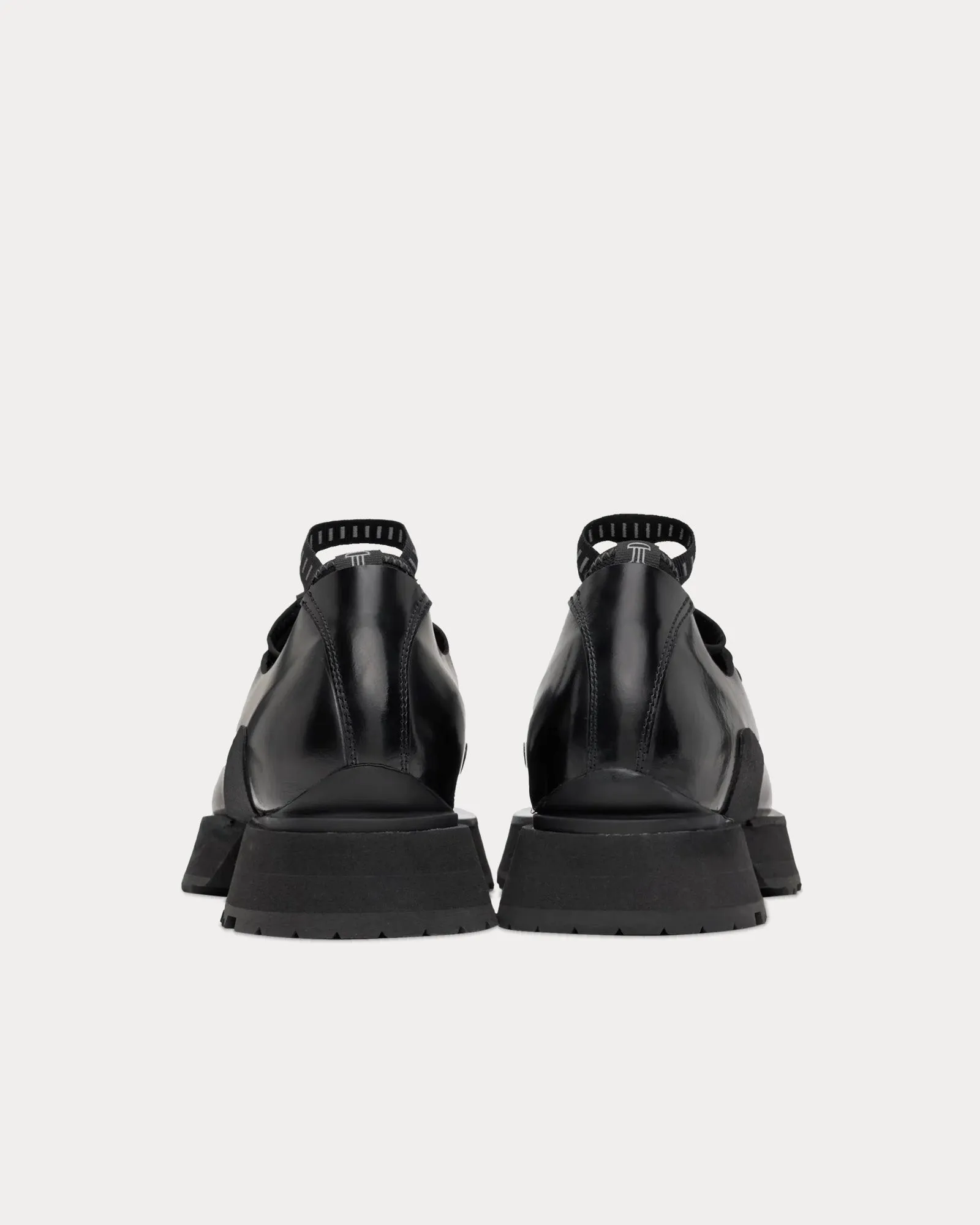 Buteo Black Low Top Sneakers