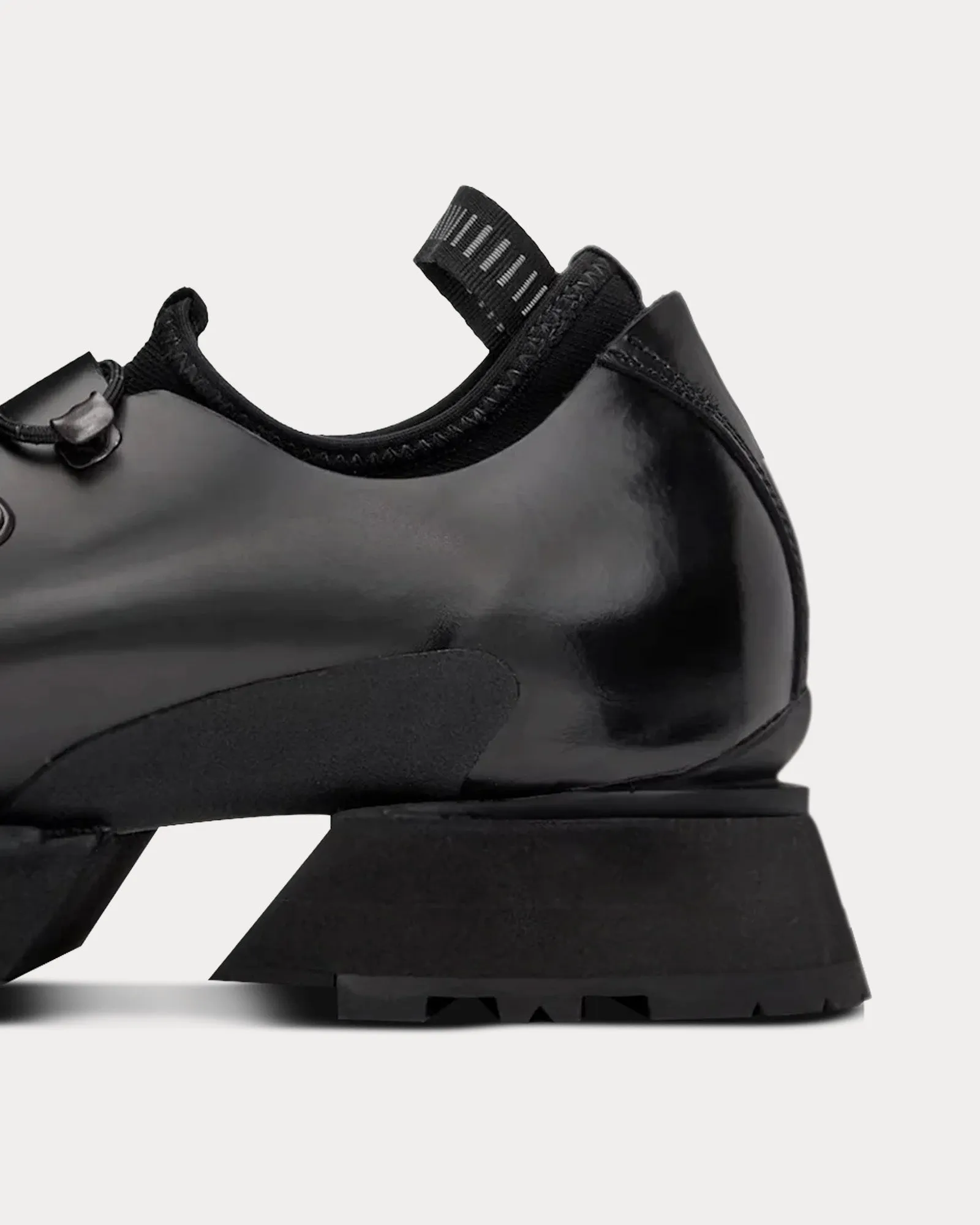 Buteo Black Low Top Sneakers
