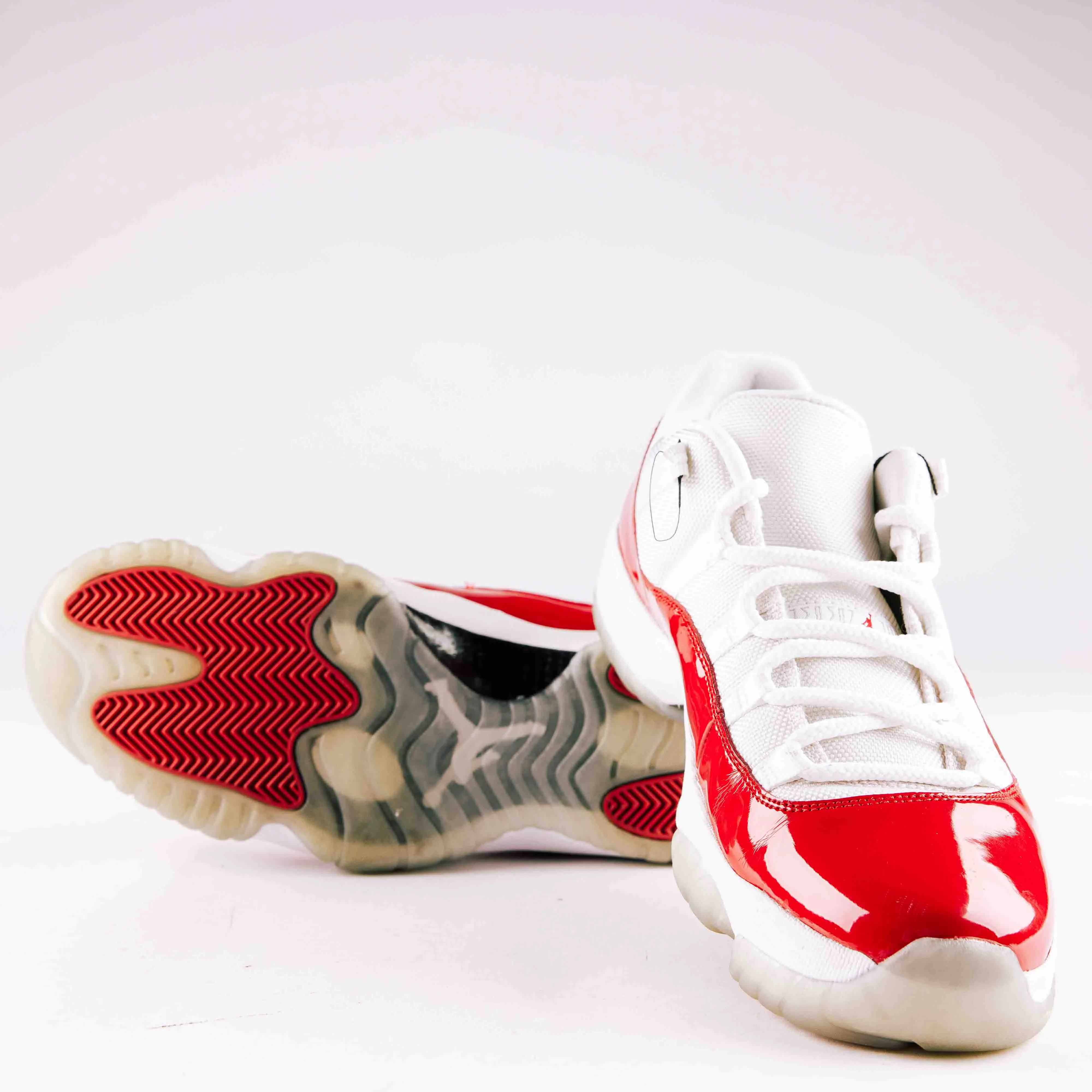 Jordan 11 Retro Low Cherry (2016) - Used - 0615