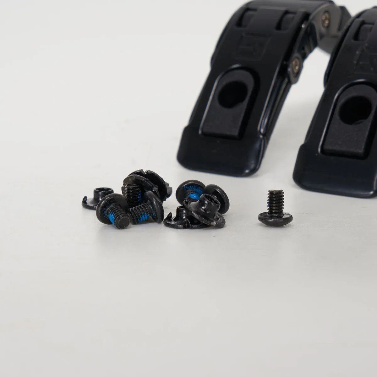 Kizer Supreme Aluminium Buckle Set - Complete Set (Black)