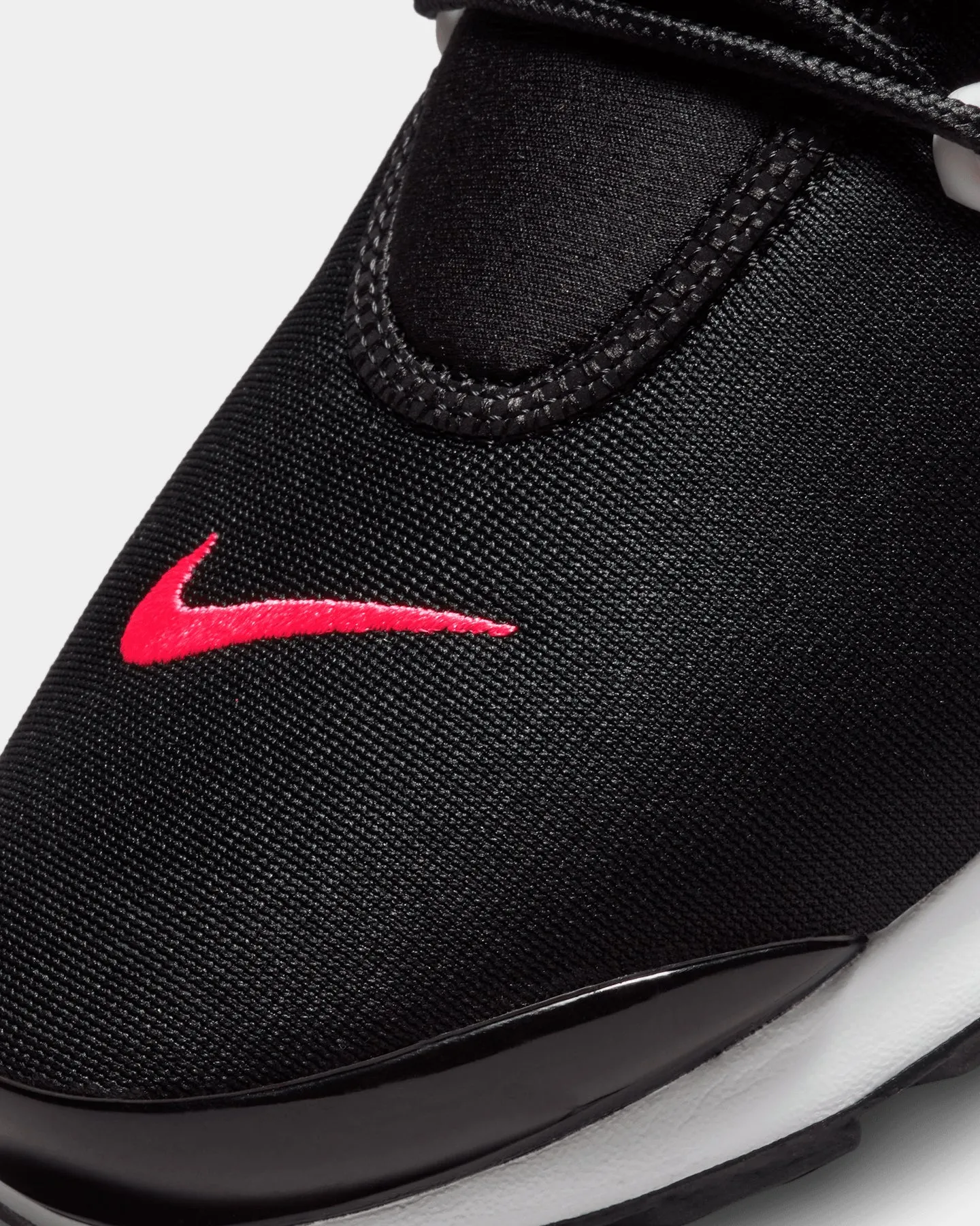 Nike Women's Air Presto Black/Hyper Pink