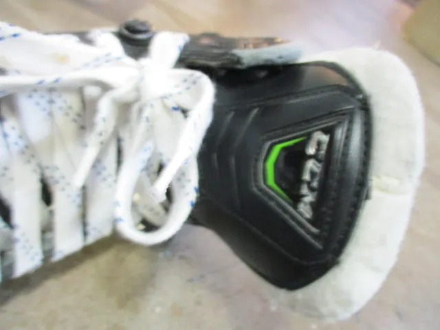 Used CCM 44k Hockey Skates Size 5