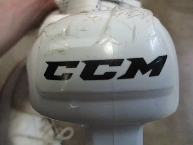 Used CCM 44k Hockey Skates Size 5