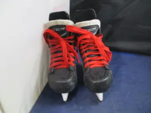 Used CCM 9060 Tacks Skates Youth Size 11.5