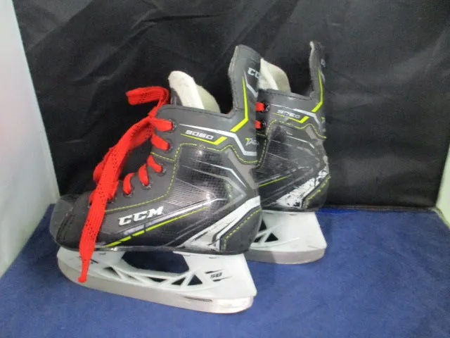 Used CCM 9060 Tacks Skates Youth Size 11.5