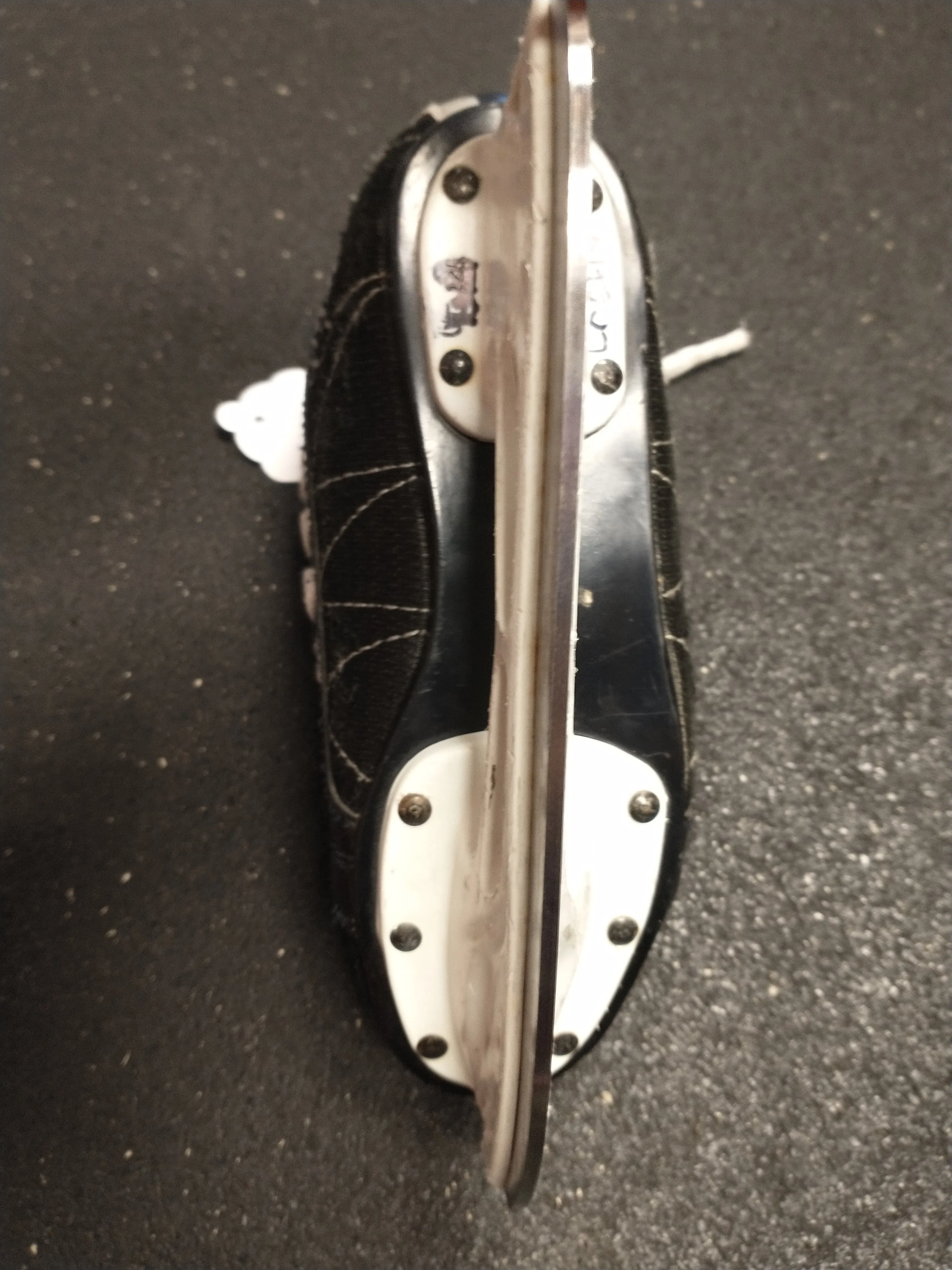 Used Easton Magnum Skates YTH Size 13
