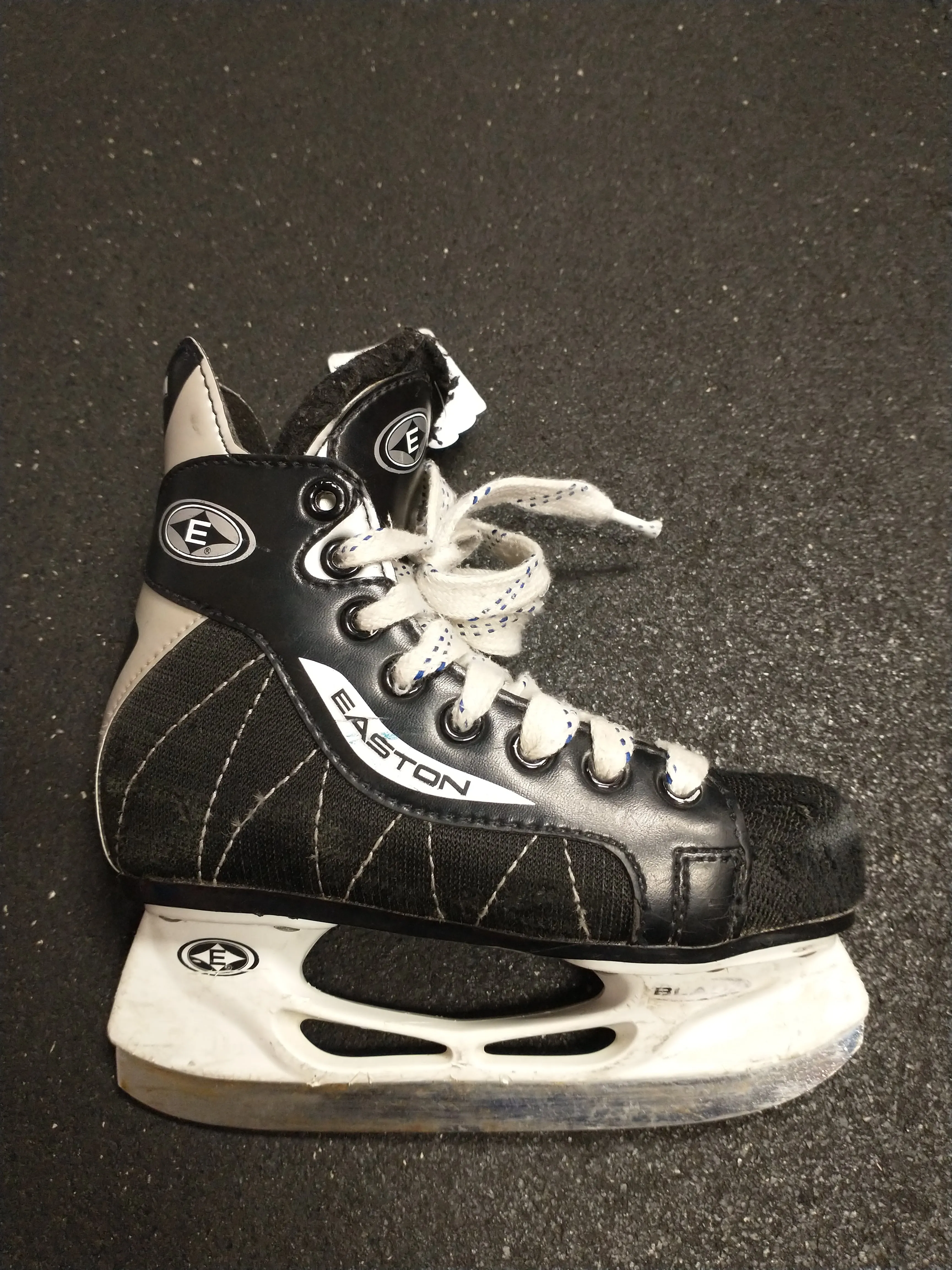 Used Easton Magnum Skates YTH Size 13